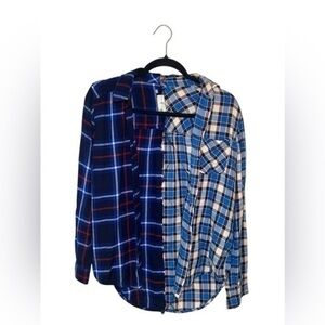 Split blue flannel button down♥️